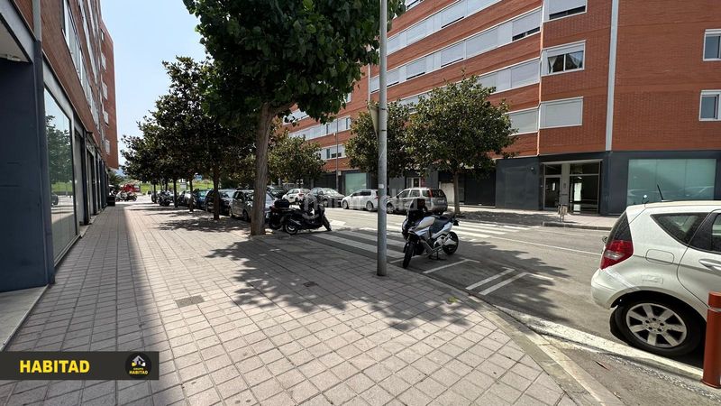 Foto c41caca8-ced7-4802-a83c-ec9a4054c6c4. Local comercial amb calefacció a Eixample Sant Joan Despí