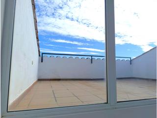 Piso  N/a. Ático dúplex seminuevo con terraza y balcón , en perfecto estado