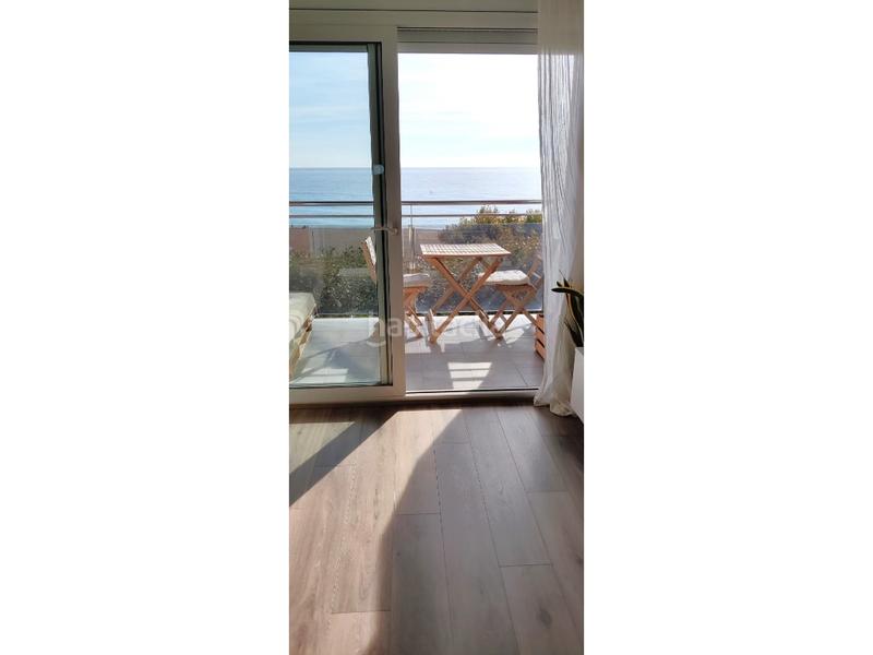 Foto 29ae3a9e-a4fd-4a4d-aab9-31f8068ae7bd. Piso alquiler opción compra. piso en finca con ascensor, en primera línea de mar y con fachada recién reformada en Calella