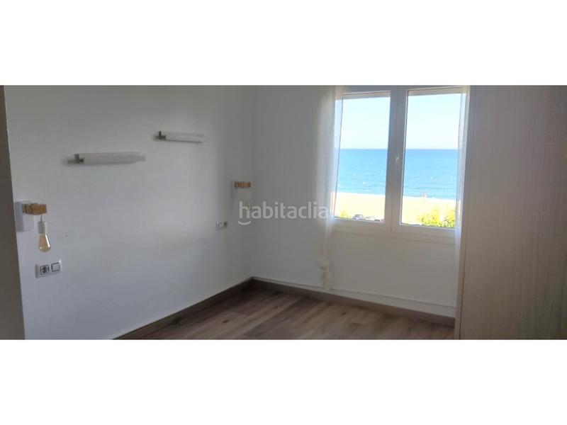 Foto 436cee8e-95a6-4a93-8da9-9d4fb34f8d64. Piso alquiler opción compra. piso en finca con ascensor, en primera línea de mar y con fachada recién reformada en Calella