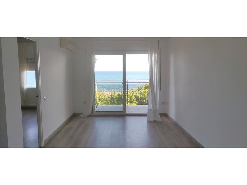 Foto 772e2b29-da39-40c7-9cc4-902a088b4206. Piso alquiler opción compra. piso en finca con ascensor, en primera línea de mar y con fachada recién reformada en Calella