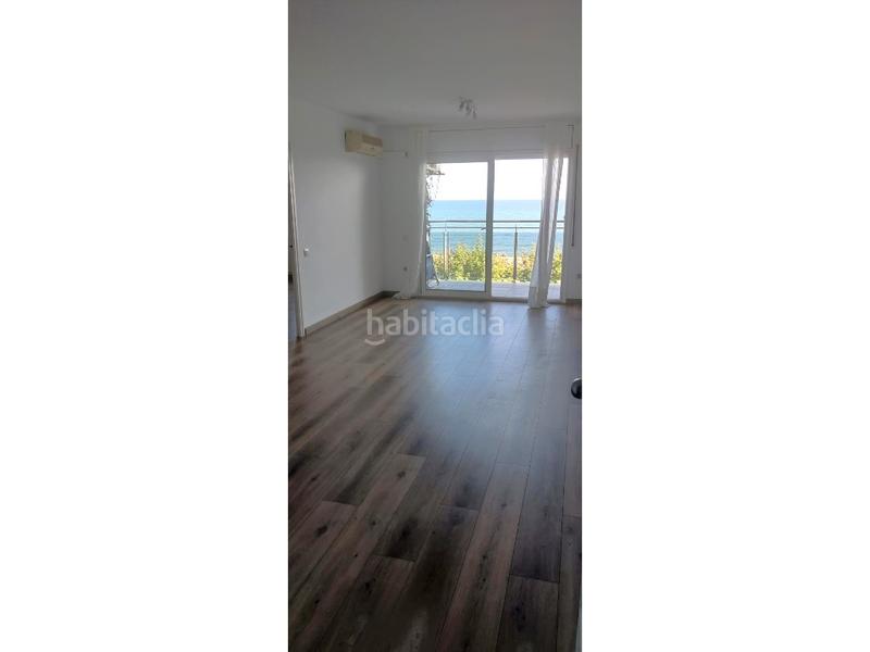 Foto c00df0c4-7d72-4fbb-a4ff-83ad4781df61. Piso alquiler opción compra. piso en finca con ascensor, en primera línea de mar y con fachada recién reformada en Calella