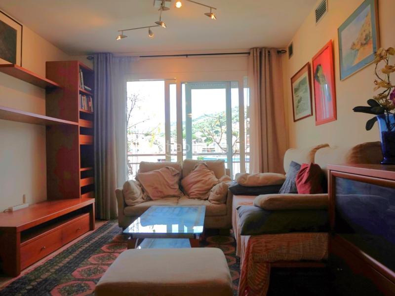 Foto 42b07fed-51fa-43c0-b77f-42d4a0110888. Piso  de 67 m del año 2003, bien conservado, con 2 habitaciones y 2 baños completos. en Pineda de Mar