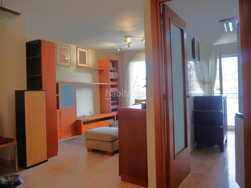 Foto fa4824a6-5da8-48f0-a6af-6ca34b7d69fc. Piso  de 67 m del año 2003, bien conservado, con 2 habitaciones y 2 baños completos. en Pineda de Mar