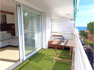 Appartement  Calle joan maragall. Piso reformado con terraza en zona tranquila de sant pol de mar.