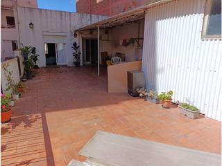 Casa  N/a. Espaciosa casa de pueblo en el centro de calella, con gran garaj