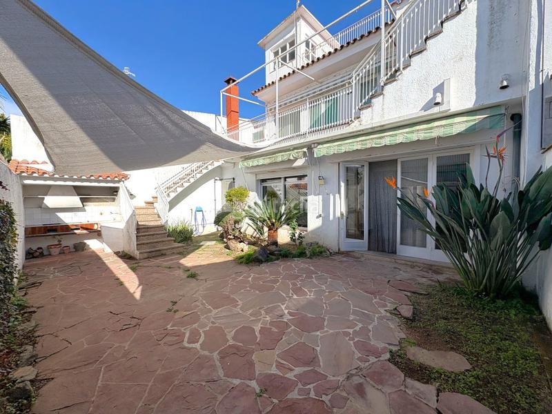 Foto 02d5e7e7-79e4-4730-bdae-fb5deae7e4c9. Casa amb aparcament a Malgrat de Mar