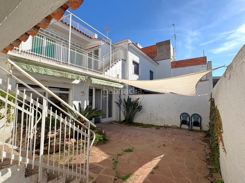 Foto a36f0eca-ca95-41a0-a6c1-ce6ec31b4bf8. Casa amb aparcament a Malgrat de Mar