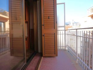 Pis  Calle colon. Piso de 4 habitaciones a 100 metros de la playa