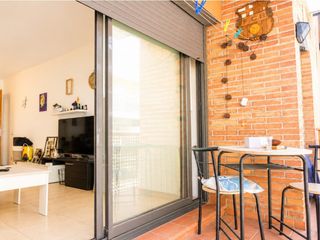 Pis  Avenida mediterrani. Piso de 102 m2 en poblenou, con 3 habitaciones , 2 baños, 2 pati