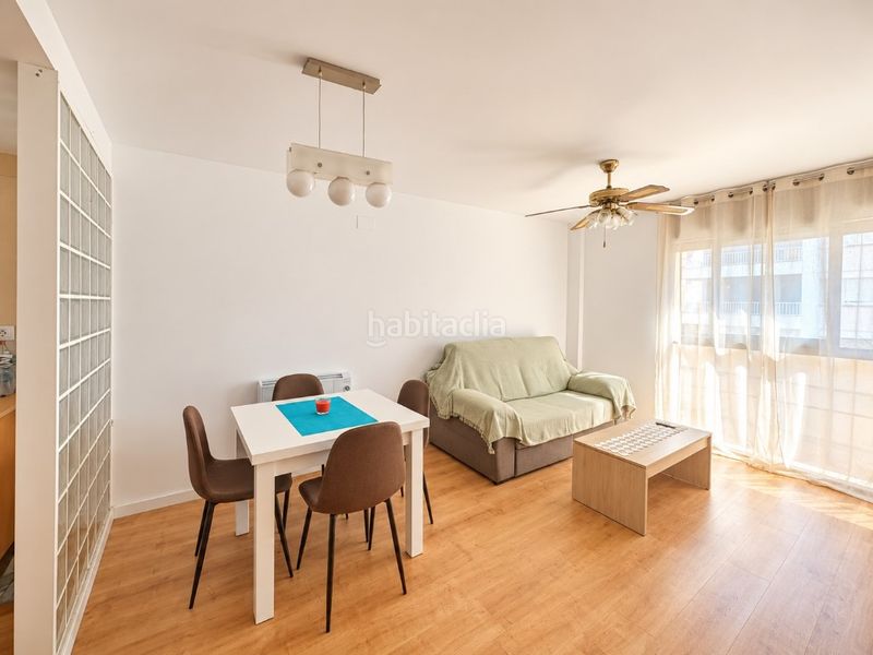 Apartamento moderno apartamento a 100 metros de la playa con parking incluido en Pineda de Mar