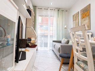 Pis  Calle josep sangenis. Piso completamente reformado, luminoso y acogedor con bonitas vi