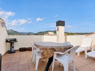 Dachwohnung  Calle joan maragall. Ático dúplex céntrico, muy soleado, con 4 dormitorios y terraza