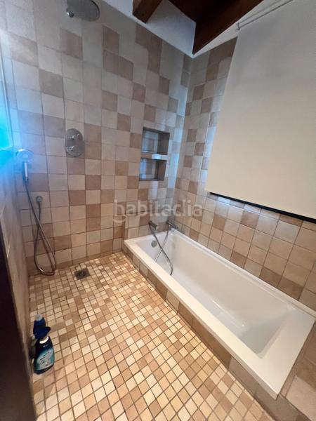 Foto 22baaaae-7400-4922-b47c-25c915c8b758. Xalet amb xemeneia calefacció aparcament piscina a Pallejà