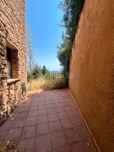 Foto 9ce4fe02-c561-4e35-b991-6548e78320d9. Xalet amb xemeneia calefacció aparcament piscina a Pallejà