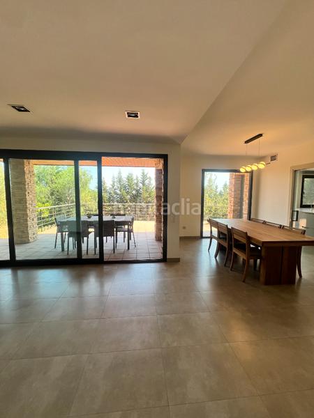 Foto a50865b2-a50d-4595-a16a-c1eb01321d9f. Xalet amb xemeneia calefacció aparcament piscina a Pallejà