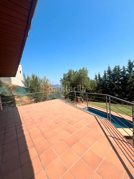 Foto e0699d5a-90ea-420c-8df2-bc59062c1272. Xalet amb xemeneia calefacció aparcament piscina a Pallejà