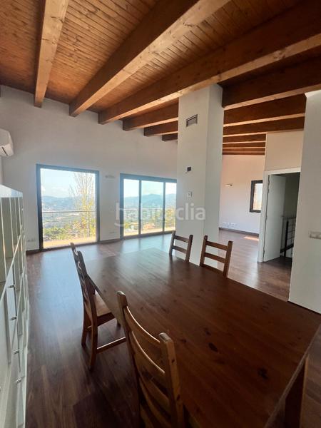 Foto f289aefb-32c3-4ba7-ae08-425ac5f068c0. Xalet amb xemeneia calefacció aparcament piscina a Pallejà