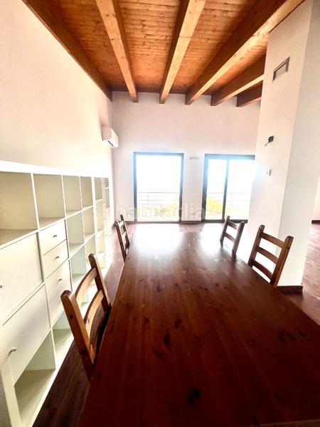 Foto ff6686e5-e4b0-4c86-bc77-66e645a42495. Xalet amb xemeneia calefacció aparcament piscina a Pallejà