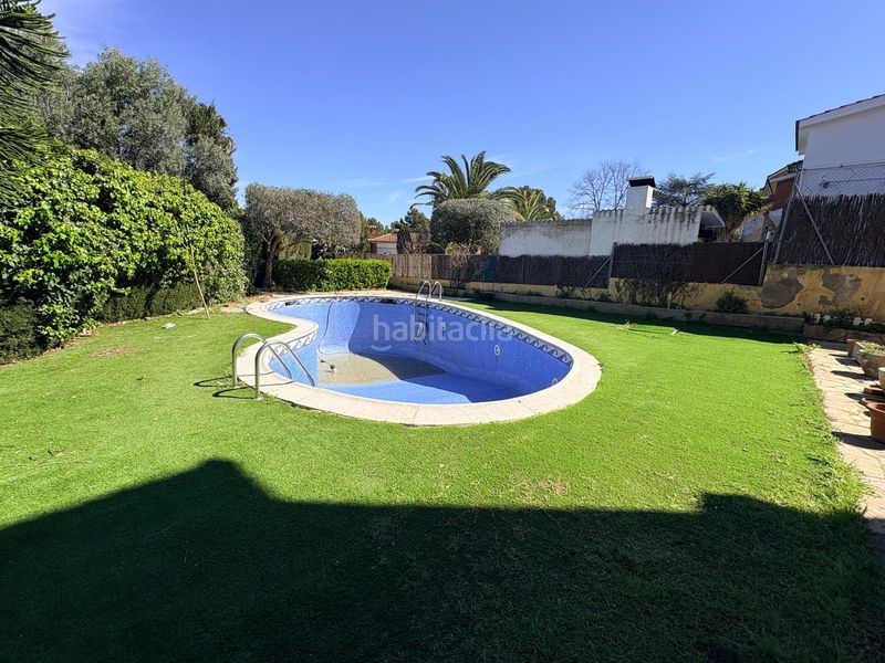 Foto 1d886986-257c-4580-9a07-df371724ae6e. Casa amb xemeneia calefacció aparcament piscina a Pallejà