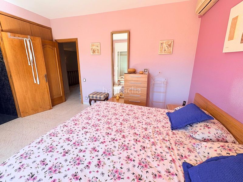 Foto d9b4e273-aeb9-4d26-9710-04d49963ea3e. Casa amb xemeneia calefacció aparcament piscina a Pallejà