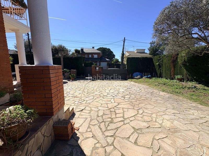 Foto fe91b61d-c6d7-467f-bc4f-e9f593af4d3d. Casa amb xemeneia calefacció aparcament piscina a Pallejà