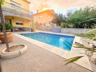 Chalet  Avinguda de piera. Espaciosa casa con piscina, chimenea y excelente orientación en