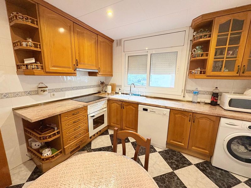 Foto ad9abdca-c485-46ec-84fd-1bbb3d2676b4. Casa amb calefacció a Corbera de Llobregat