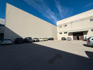 Lloguer Nau industrial a Montserrat - Vilardell. Nave alquiler can parellada 1200m2 aprox+patio