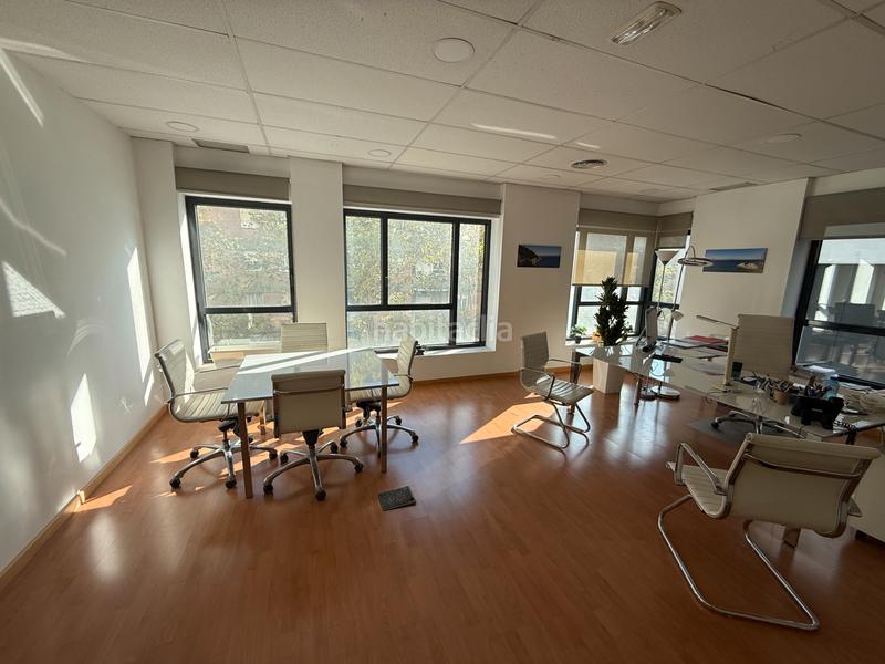 Foto 83f65fc1-11dc-40e3-ae61-050e9b0fd90c. Location bureau dans avinguda de francesc macià 30 dans Sabadell