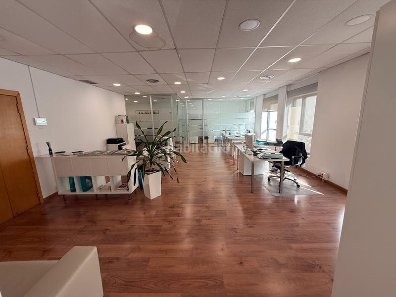 Foto 553fe688-2cab-4d68-acb4-71fd9de803a2. Rent office space in avinguda de francesc macià 30 in Sabadell