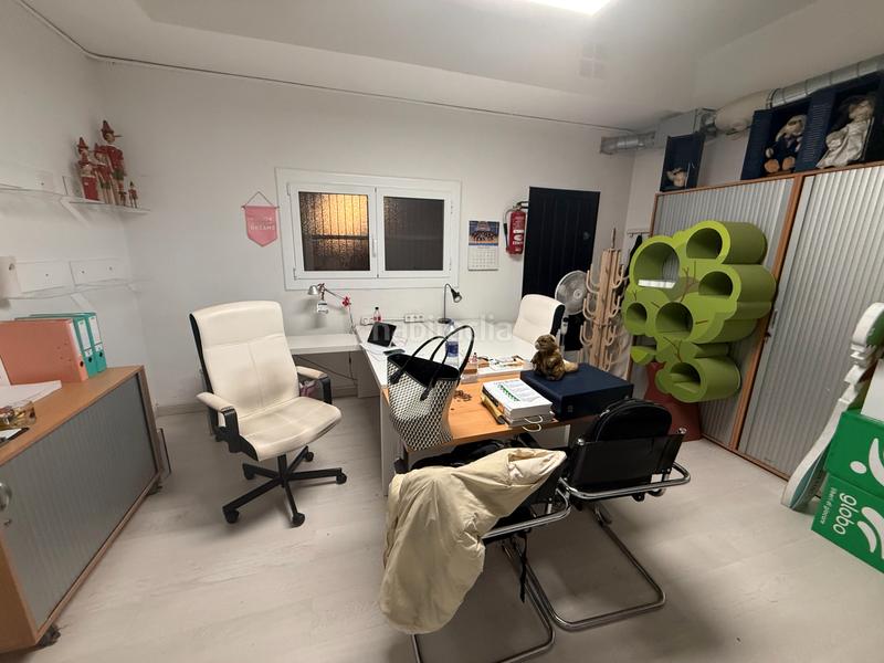 Foto e34d67d0-57eb-4fa9-bcc5-be681c6af598. Affitto locale commerciale in carrer de calderón 98 in Sabadell