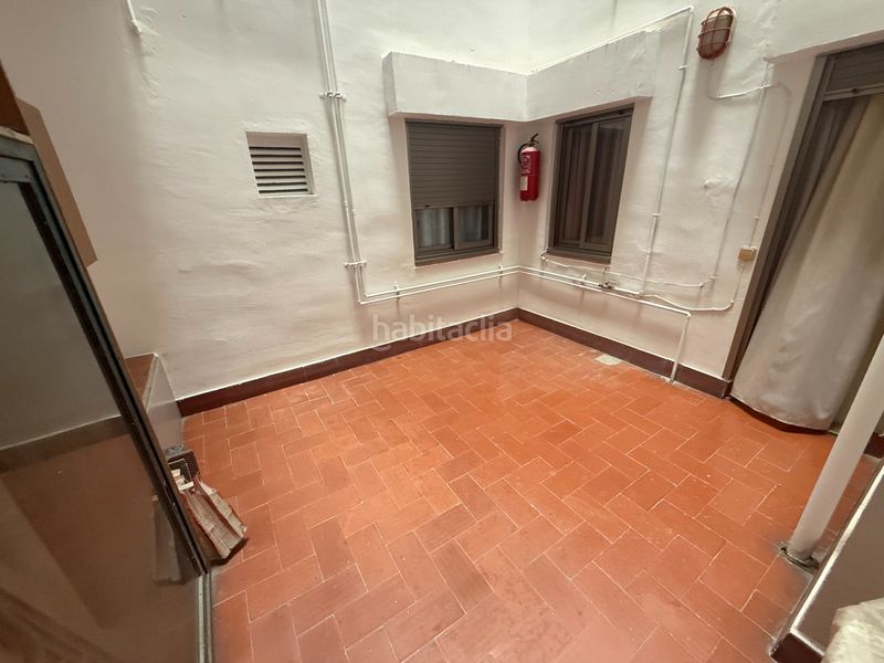 Foto 527170cb-1c64-4072-96b7-84fe93f1cb21. Pis amb calefacció aparcament a Plaça Catalunya - Escola Industrial Terrassa