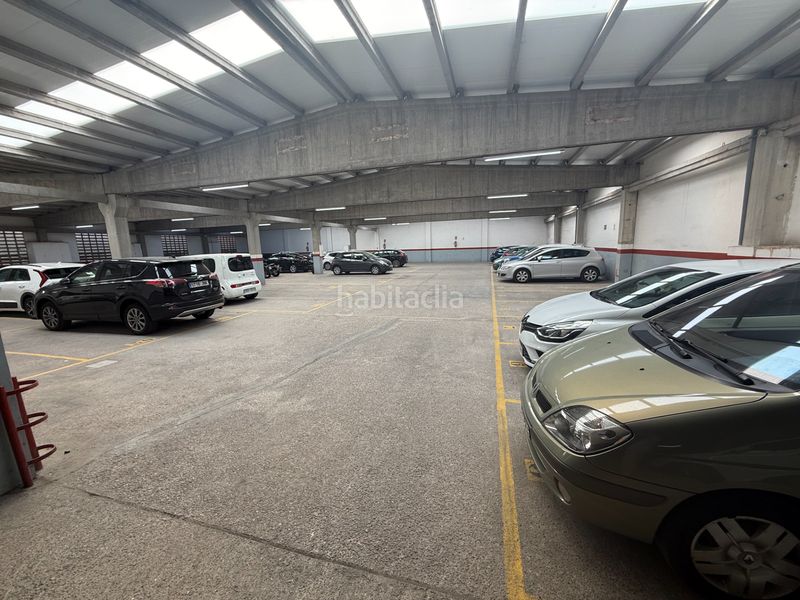 Foto 56778507-43a9-4e72-93a5-b00b48dd7bdd. Pis amb calefacció aparcament a Plaça Catalunya - Escola Industrial Terrassa