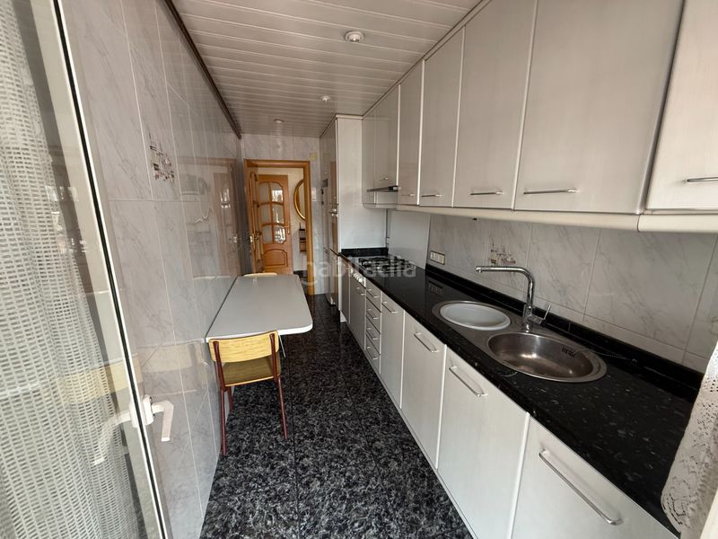 Foto cbfa2ee4-dbd5-4082-9ecd-172fe2fc06cc. Pis amb calefacció aparcament a Plaça Catalunya - Escola Industrial Terrassa