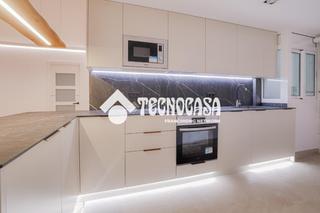 Pis a Artigues. Piso en venta en badalona