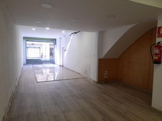 Lloguer Local Comercial a Centre. Gran local comercial cargentona