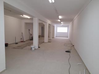 Rent Business premise in Eixample. Gran local comercial de 275m con patio en la eixample