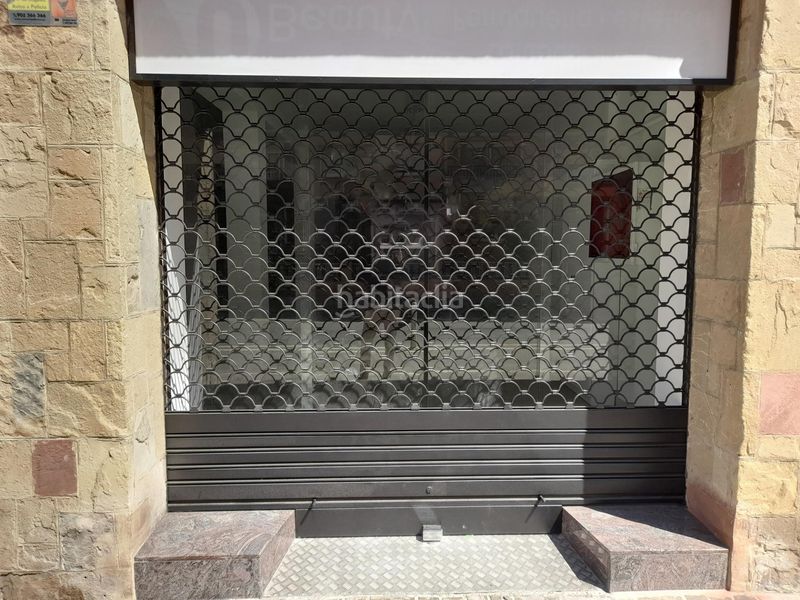 Foto 86126345-9cbd-4a28-b53d-1ab900f75b07. Lloguer local comercial a Eixample Mataró