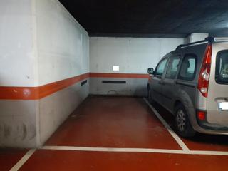 Parking coche en Via Europa - Parc Central. Plaza de parking en la plaça granollers de mataró