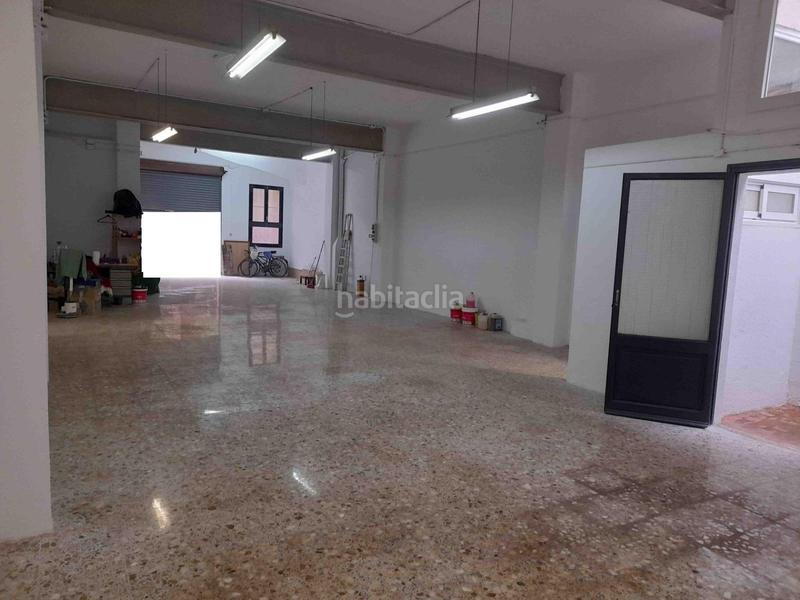 Foto 0eda3b4a-863a-40a1-af93-588214305754. Alquiler local comercial gran local comercial en zona els molins en Mataró