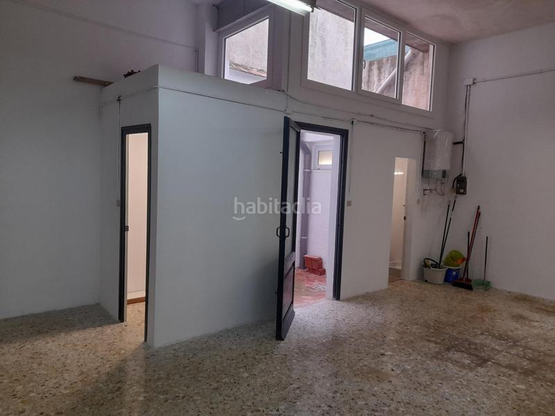 Foto d97ccfbf-13fe-4b0e-9415-55dafafa9427. Alquiler local comercial gran local comercial en zona els molins en Mataró