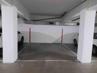 Aparcament cotxe a Via Europa - Parc Central. Plazas de parking coche  moto en la plaça granollers de mataró