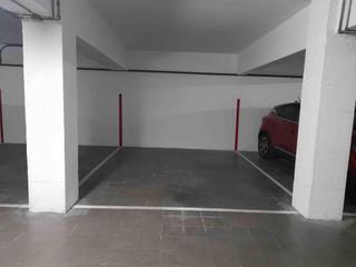 Aparcament cotxe a Via Europa - Parc Central. 13 plazas de parking para coche grande o motos ideal inversores