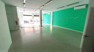 Lloguer Local Comercial a Pla d'en Boet. Muy visible, zona de paso