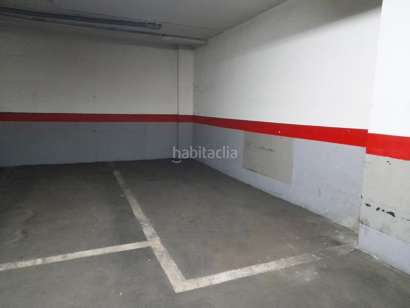 Foto 5c9052ef-b7c2-47e4-b594-512289798783. Parking coche plaza de parking en la zona calle alamos en Mataró