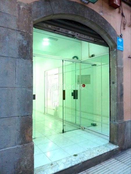 Foto 756b0b88-003c-42a5-ac5f-a898aed4204e. Alquiler local comercial  con muchas posibilidades centro en Mataró