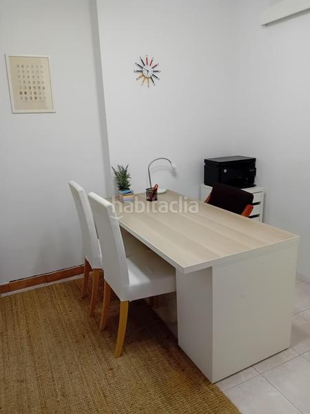 Foto 36195387-41d2-4e01-9fc9-320e93e68dbf. Alquiler oficina despacho en primer piso situado en el centro en Mataró