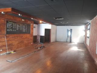 Lloguer Local Comercial a Eixample. Local esquinero en la zona de la eixample de mataró