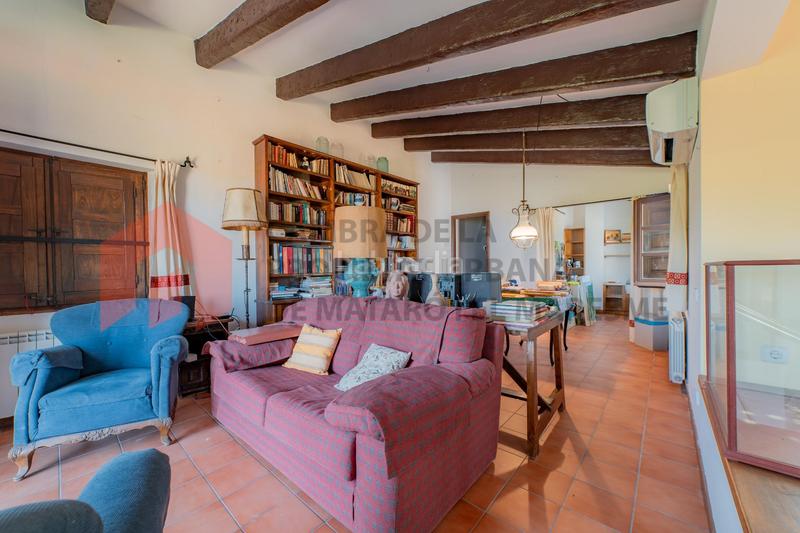 Foto c48fbe26-e886-4d65-993b-5f1aa1b11827. Casa amb aparcament a Cinc Sènies Mataró